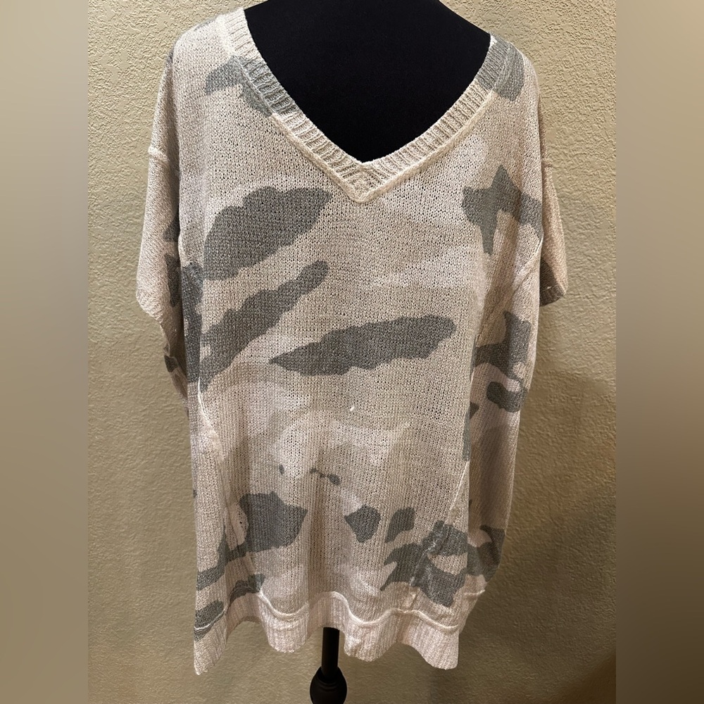 POL V-Neck Camouflage open Knit Short Sleeve Tee
